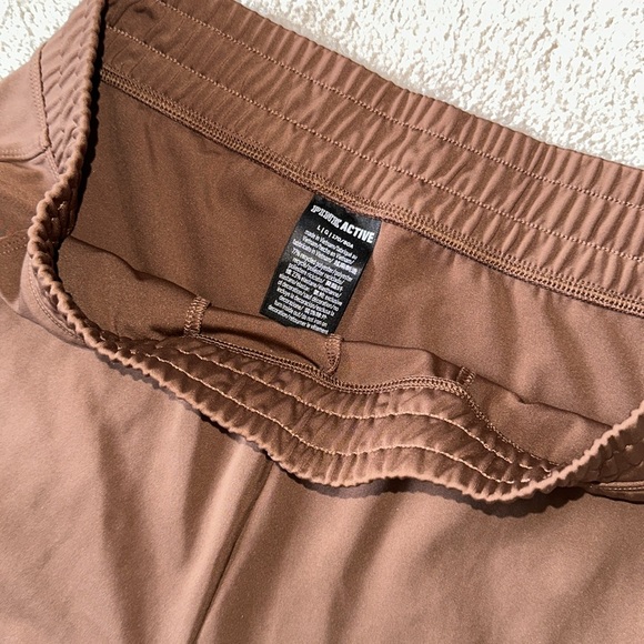 Pink active pants . - Picture 2 of 3